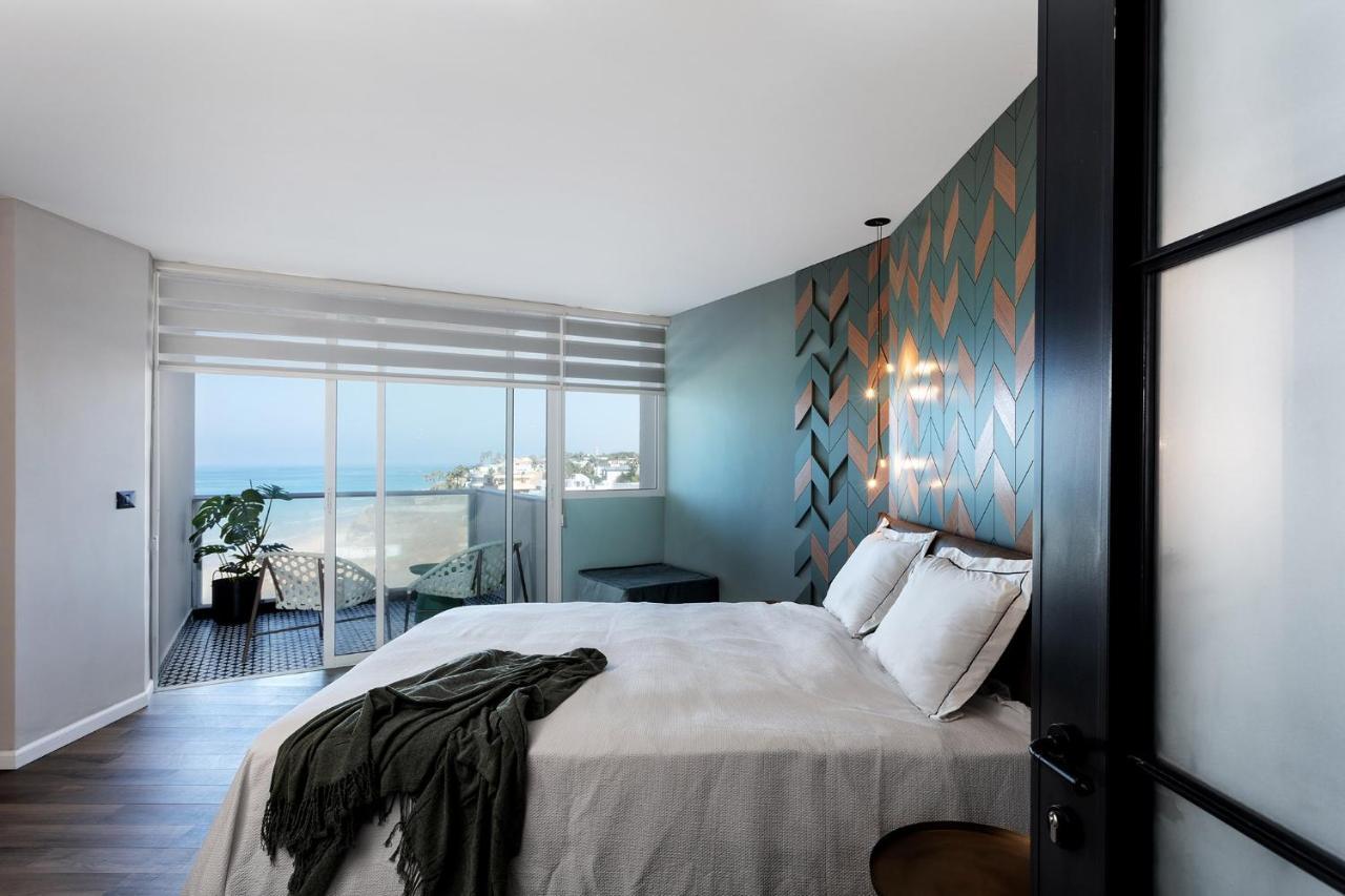 Sea View Stylish 1Br With Balcony By Beachfront Stay Herzliya Bagian luar foto