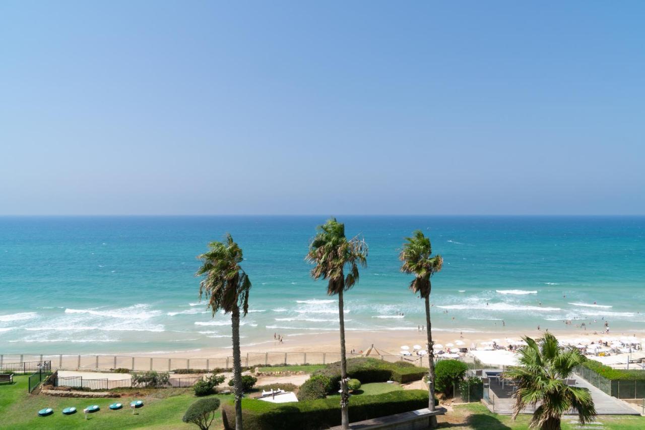 Sea View Stylish 1Br With Balcony By Beachfront Stay Herzliya Bagian luar foto