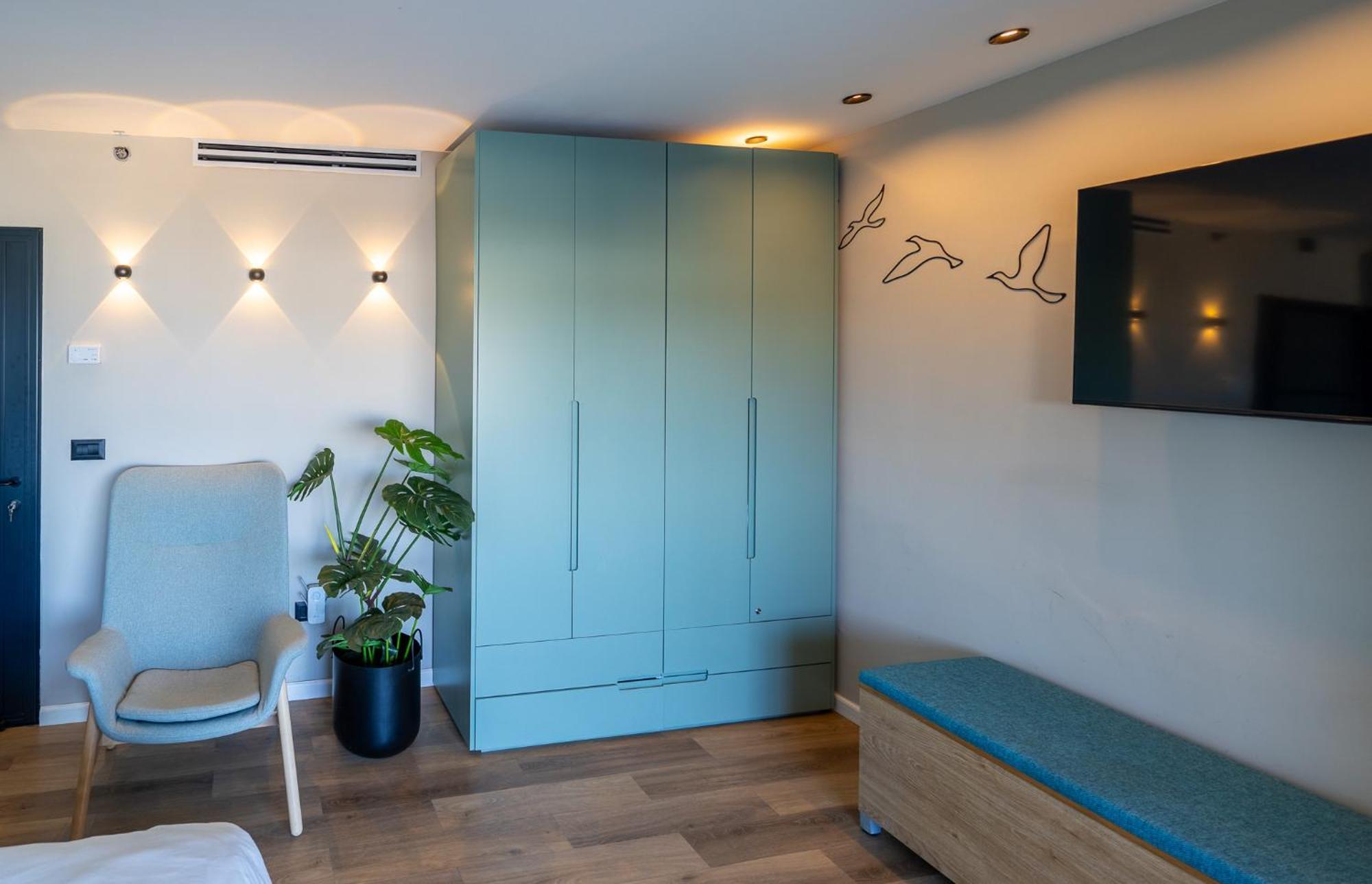 Sea View Stylish 1Br With Balcony By Beachfront Stay Herzliya Bagian luar foto